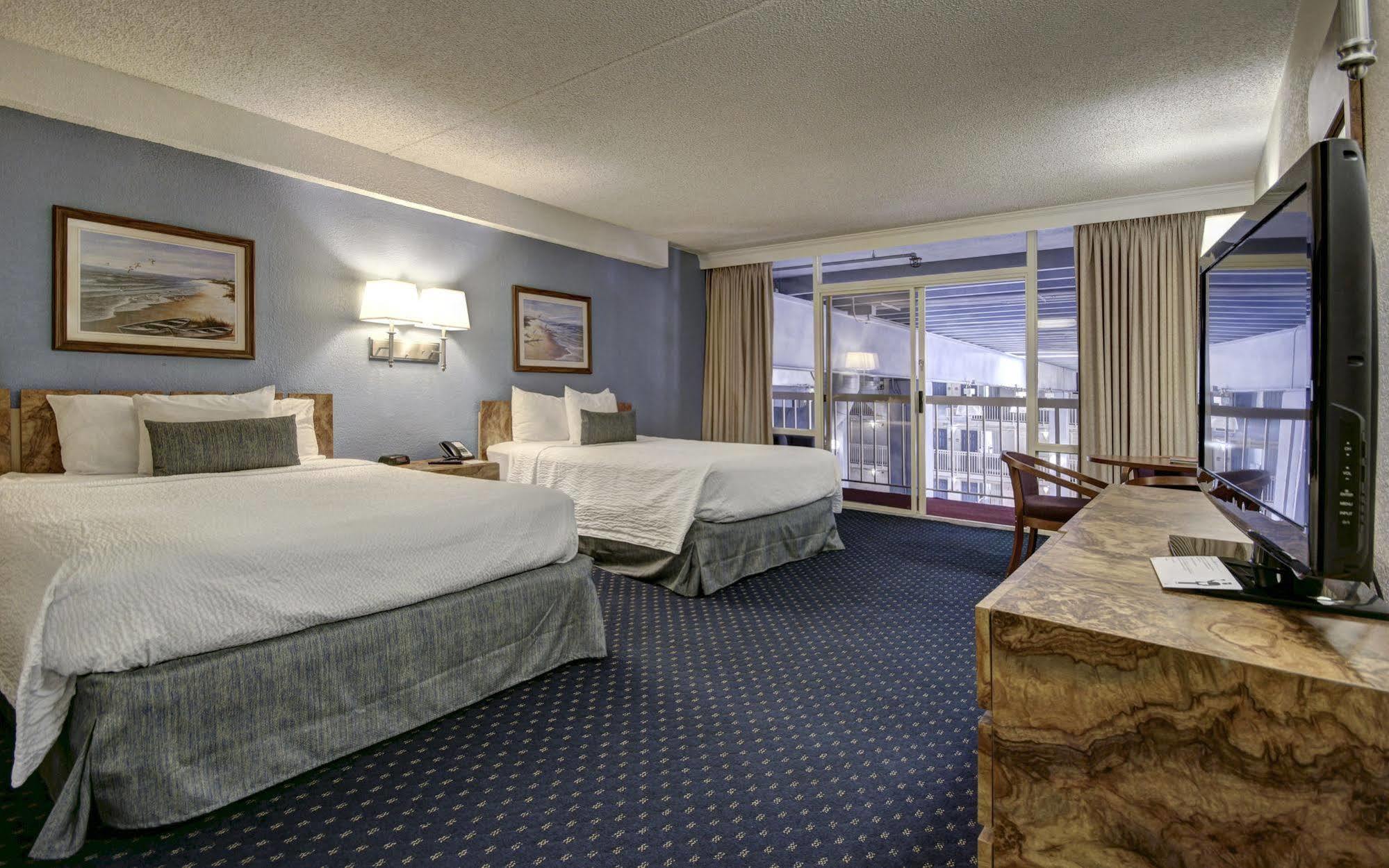 Carousel And Hotel 3*